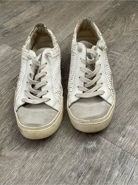 Dolce Vita Women’s Size 7 White Textured Rhinestone Lace-Up Sneakers